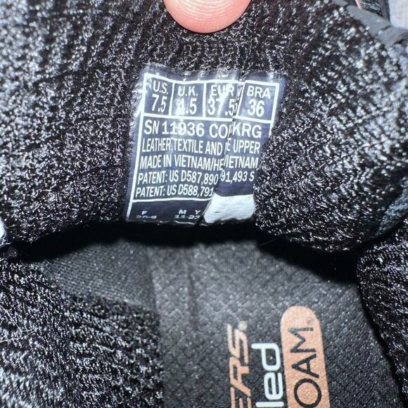 NWOT (Display Pair) Women’s Size 7 1/2 Skechers Air Cooled Memory Foam Sneakers - Picture 4 of 7